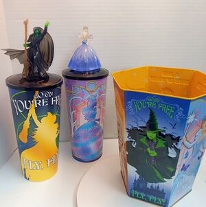 WIcked For Good Popcorn Tin Bucket and 2 Plastic 32oz Cups With Toppers